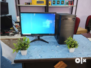 Computer setup with Monitor